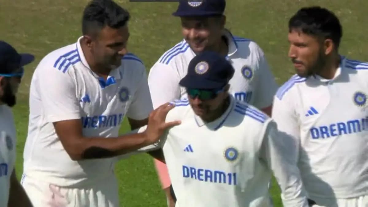 R Ashwin and Kuldeep Yadav's special gesture stole the show during the fifth Test against England