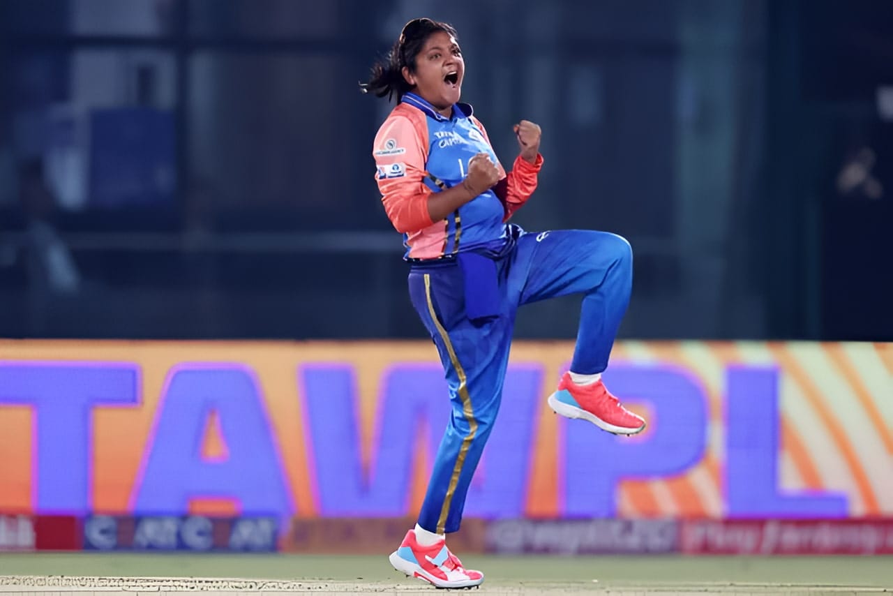 Sciver-Brunt was the hero as the Mumbai Indians defeated the UP Warriorz to move up to the second place
