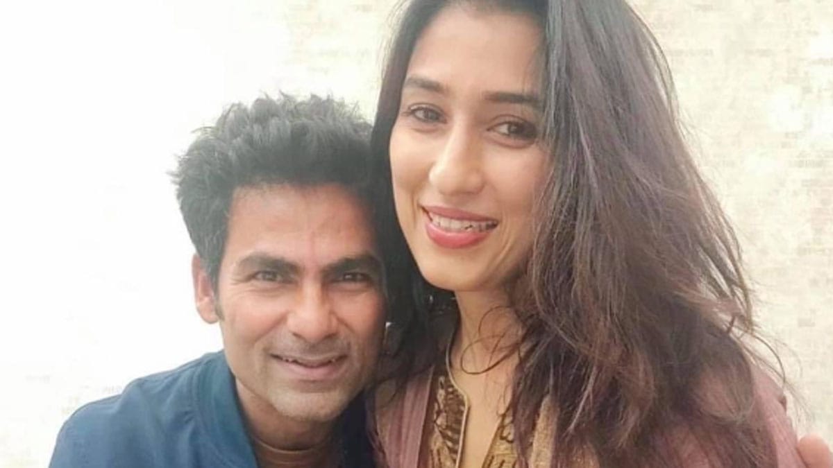 On their wedding anniversary, Mohammad Kaif wrote a romantic note for his wife