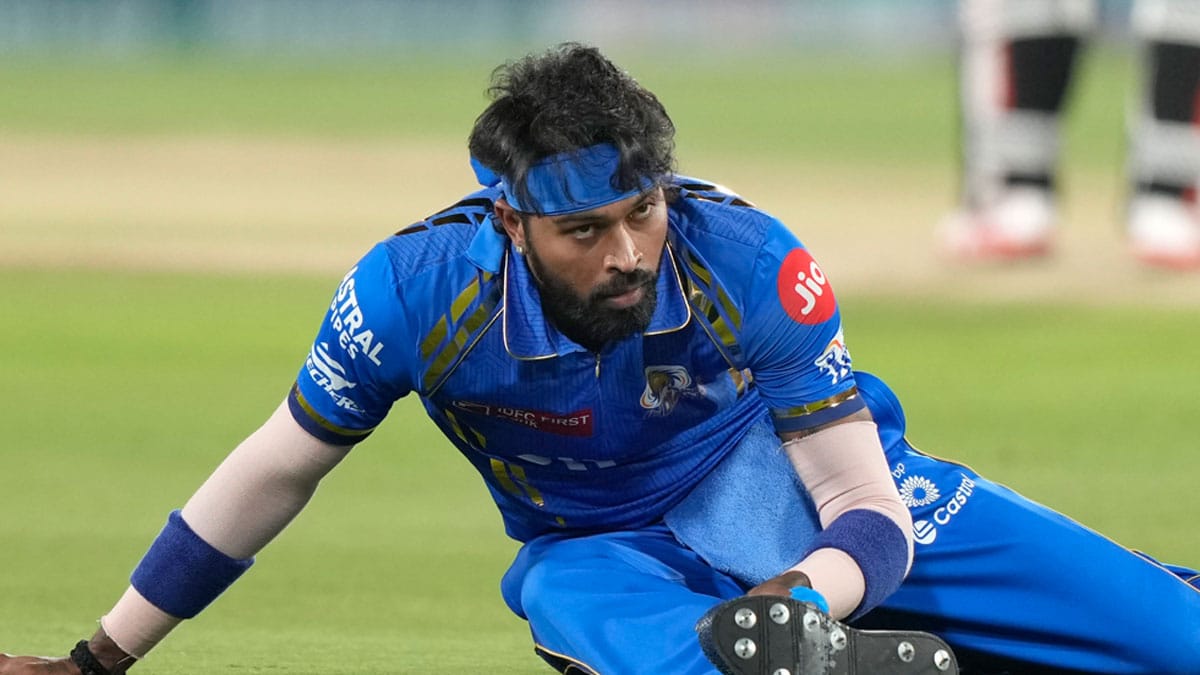 Hardik Pandya was visibly disappointed after dropping a catch, and fans were quick to criticize him at Wankhede